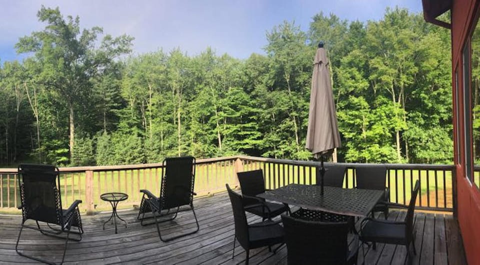 Outdoor dining area 