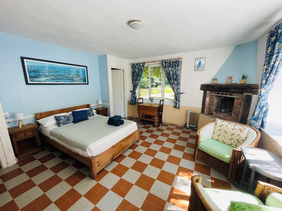 Bedroom/living space