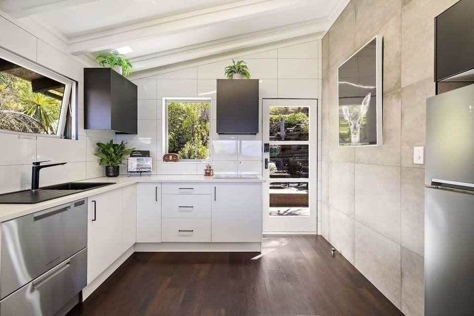 Modern kitchen at Walk to Town 41A Alpine Chalet Lomond Crescent Queenstown