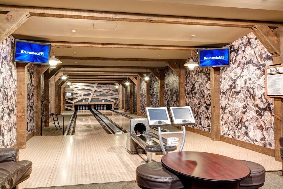 MINESHAFT free bowling