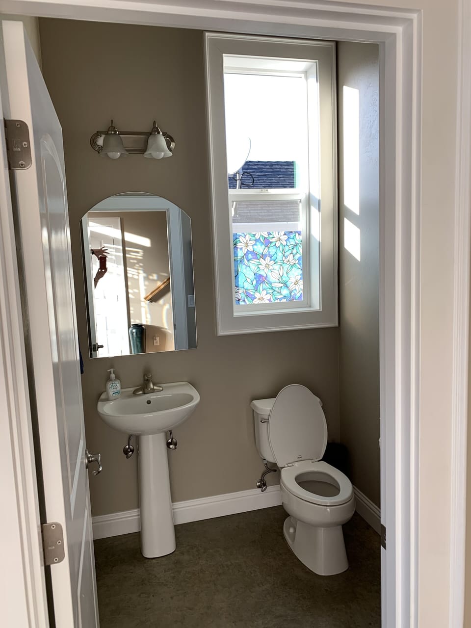 Half bathroom 