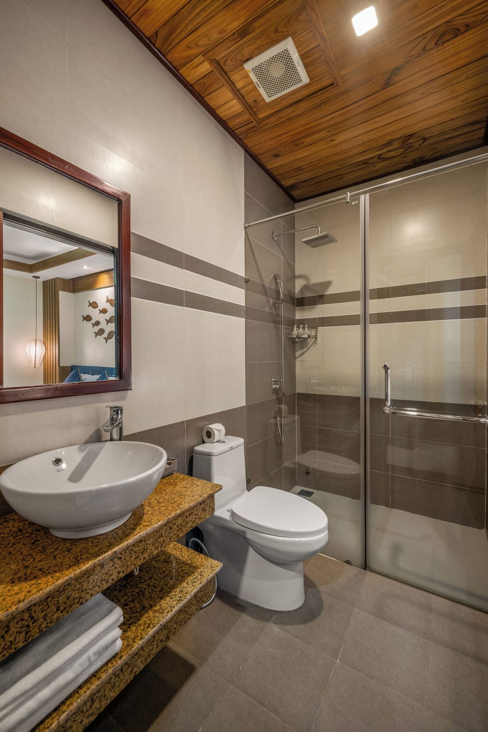 Superior Double Room | Bathroom | Shower, rainfall showerhead, designer toiletries, hair dryer