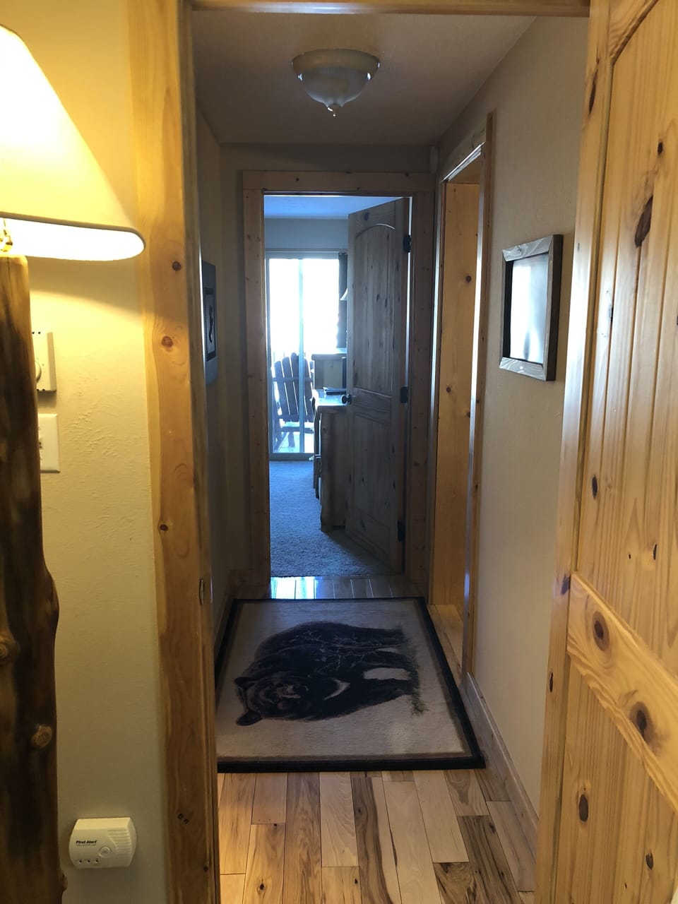 Hallway to the 2 twin bedroom