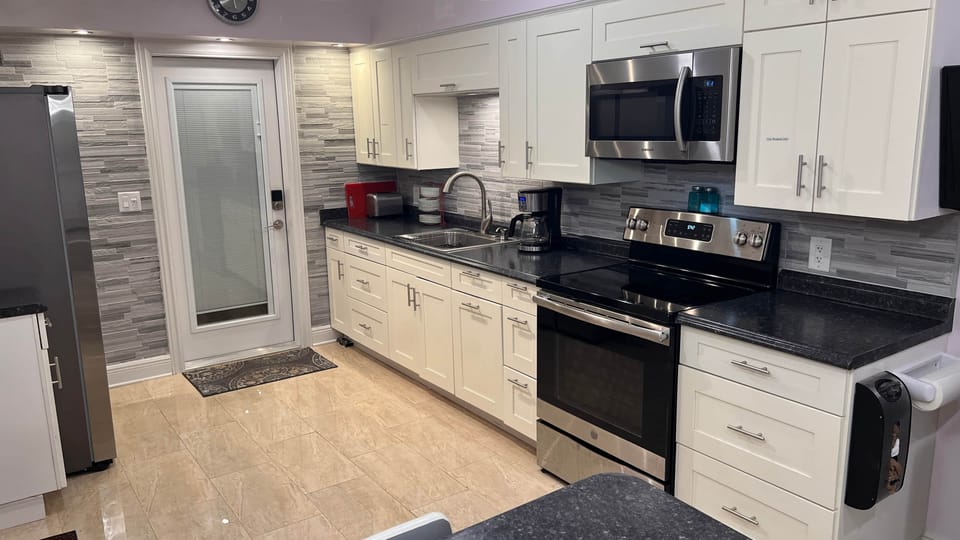 Common area kitchen 3