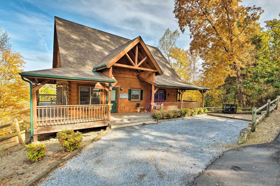 Parking | Driveway (4 Vehicles)