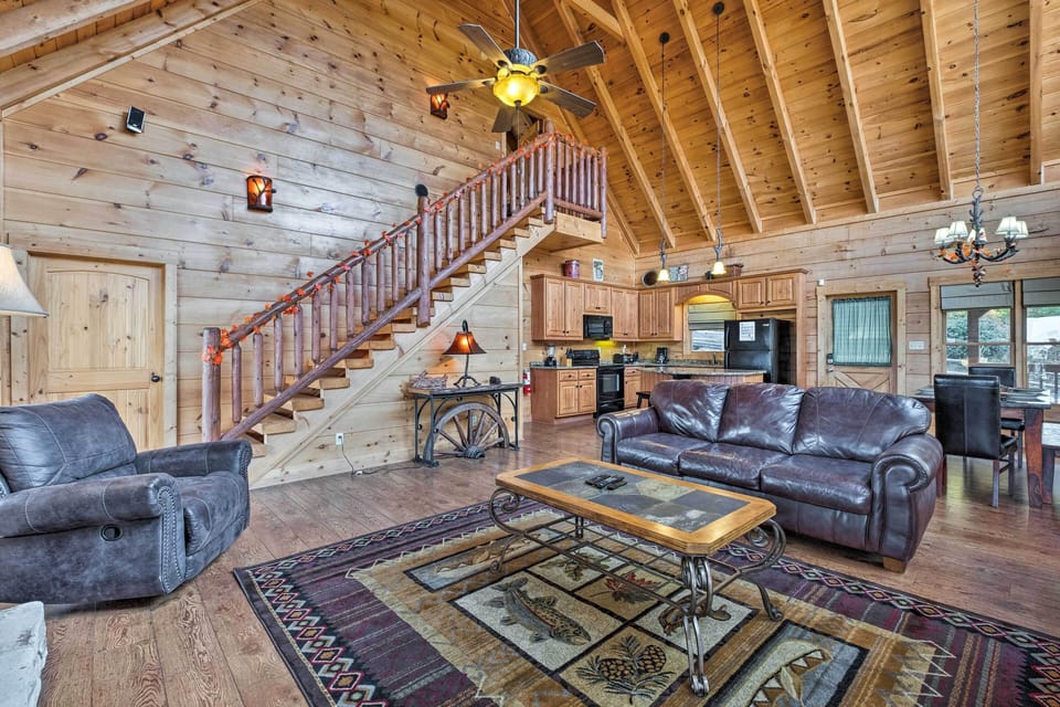 Living Room | Sleeper Sofa | Main Level | Cable TV