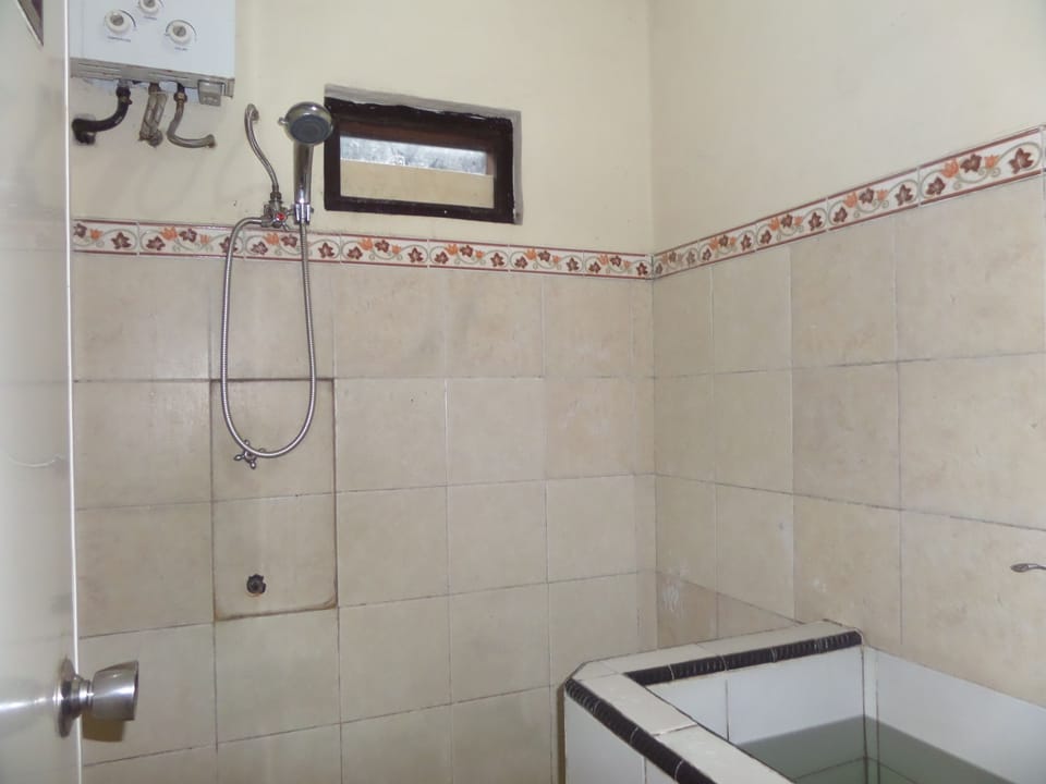 Shower, towels