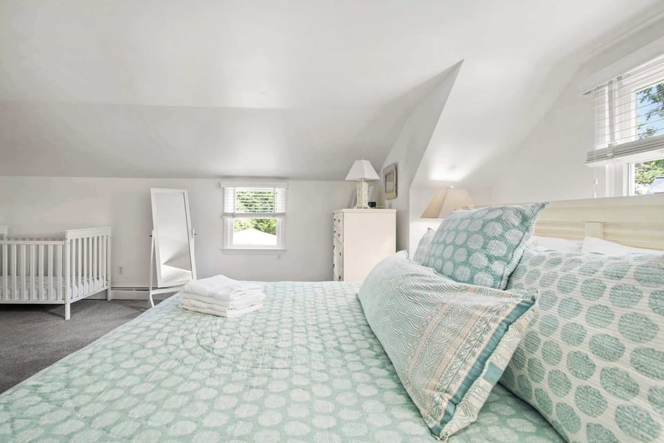 2nd Floor King Bedroom