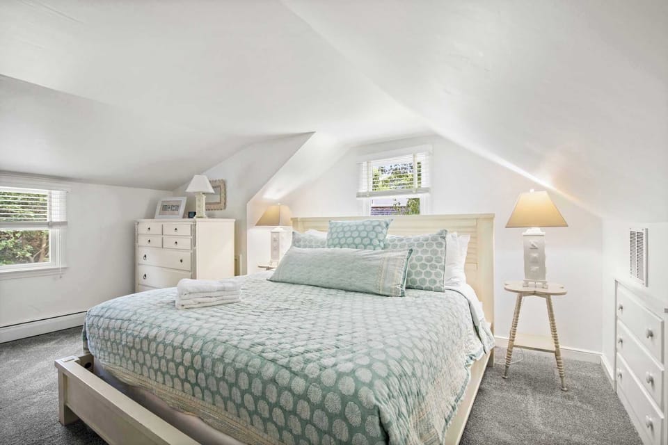 2nd Floor King Bedroom