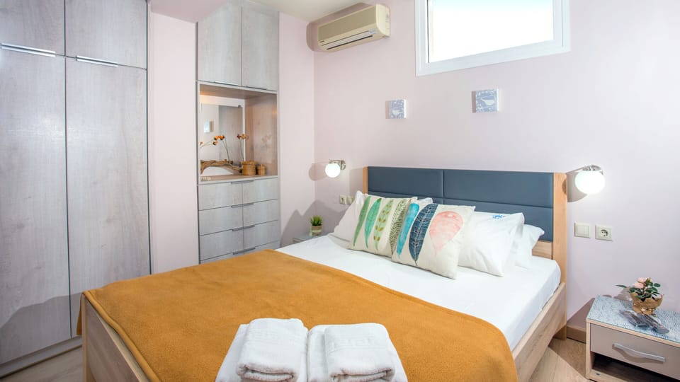 Superior Apartment, 2 Bedrooms, Sea View | In-room safe, individually decorated, individually furnished