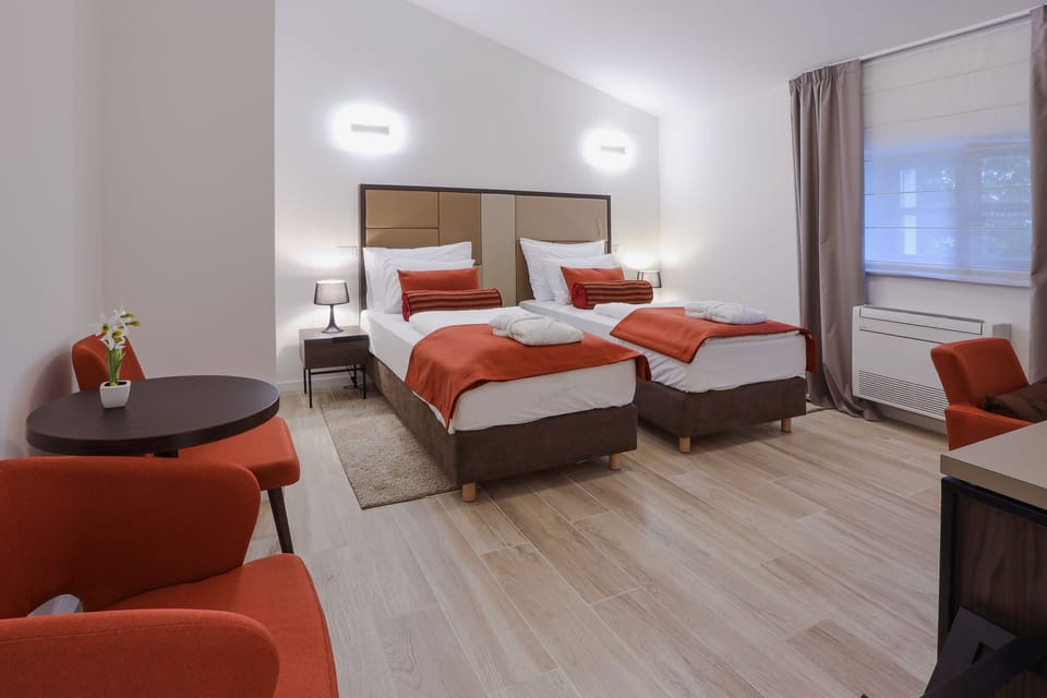 Superior Twin Room, 2 Twin Beds, Non Smoking, Valley View | Minibar, in-room safe, desk, laptop workspace