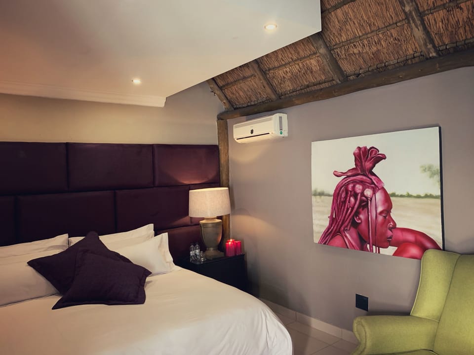 Deluxe Suite | Egyptian cotton sheets, premium bedding, individually decorated