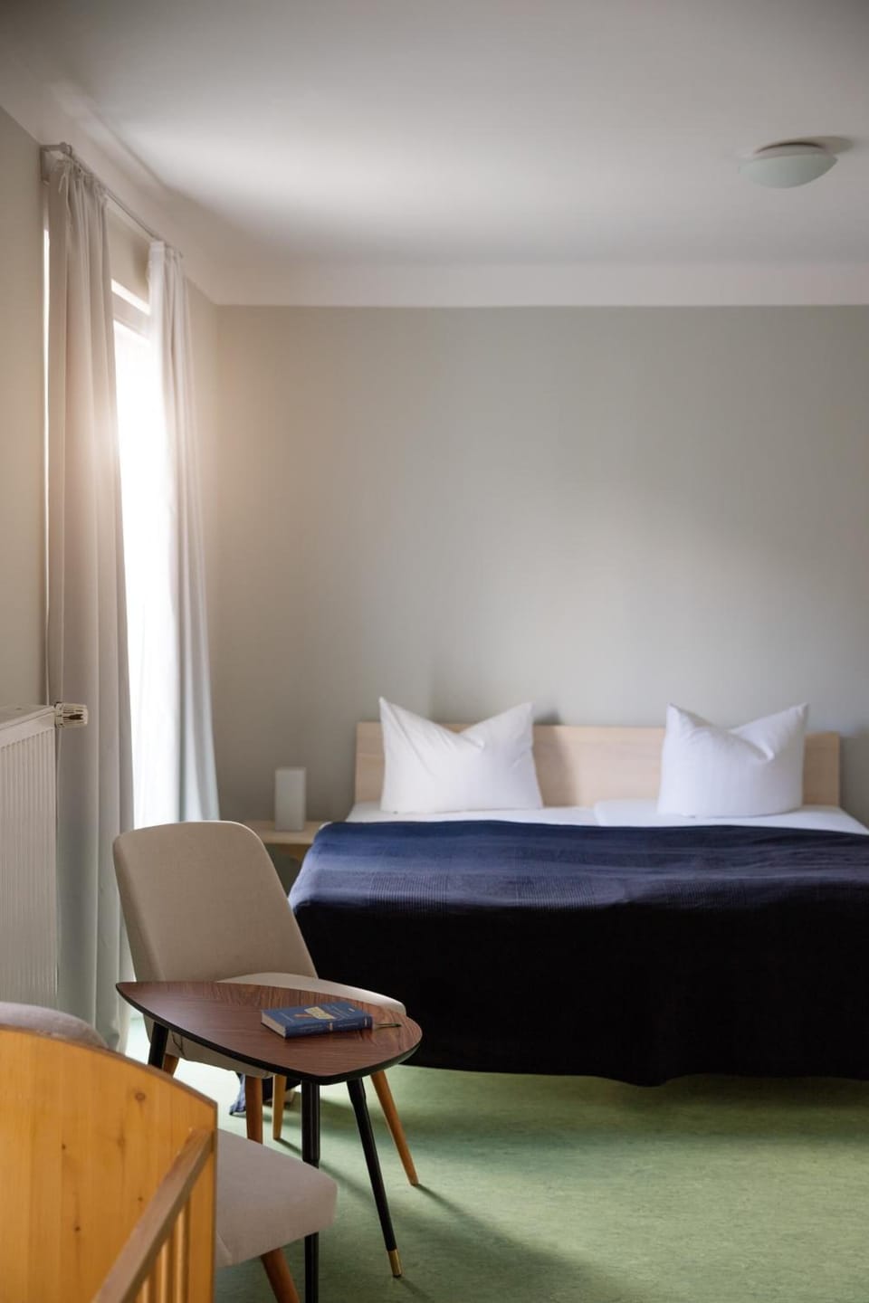Family Room | Desk, blackout drapes, free WiFi, bed sheets