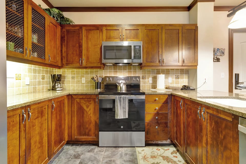 Stove & Microwave