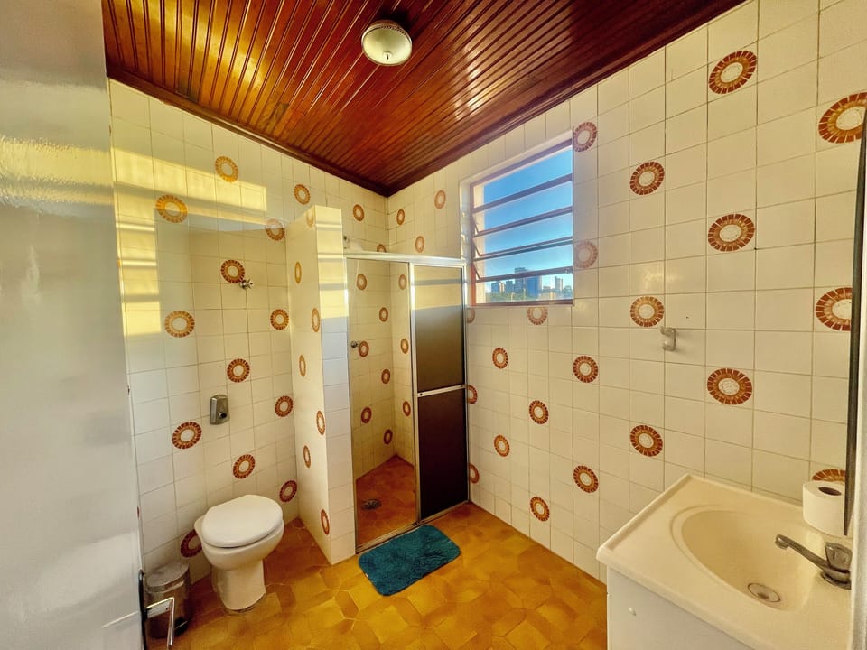 Deluxe Suite, 1 Bedroom, Mountainside | Bathroom | Towels