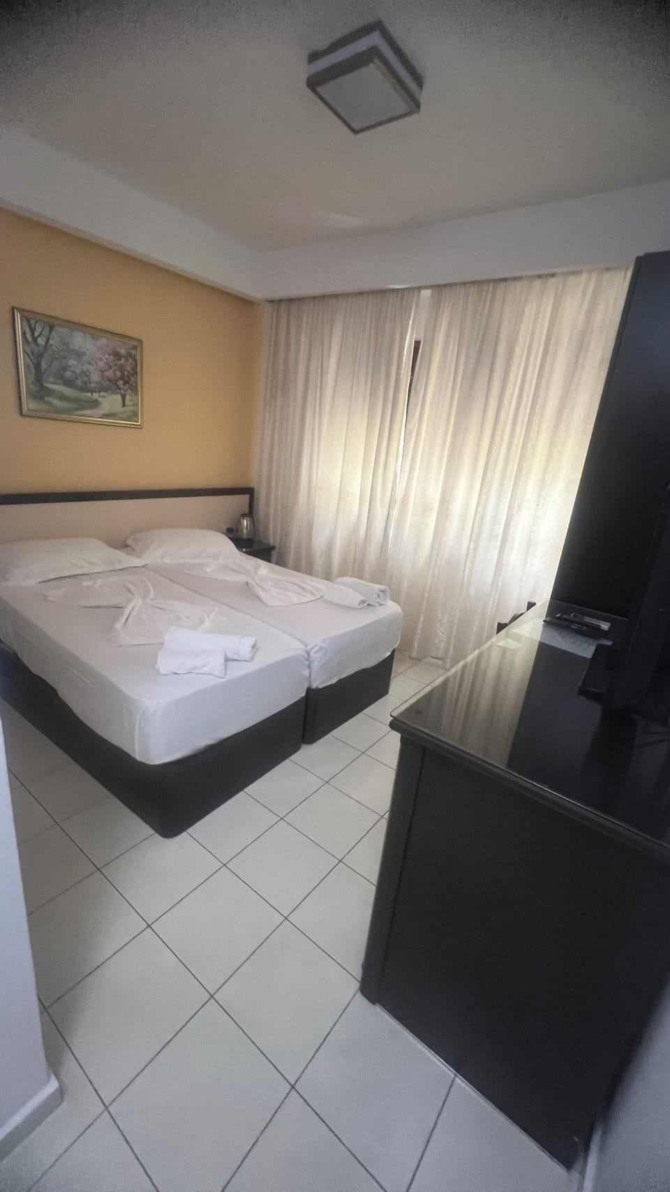 In-room safe, desk, laptop workspace, free WiFi