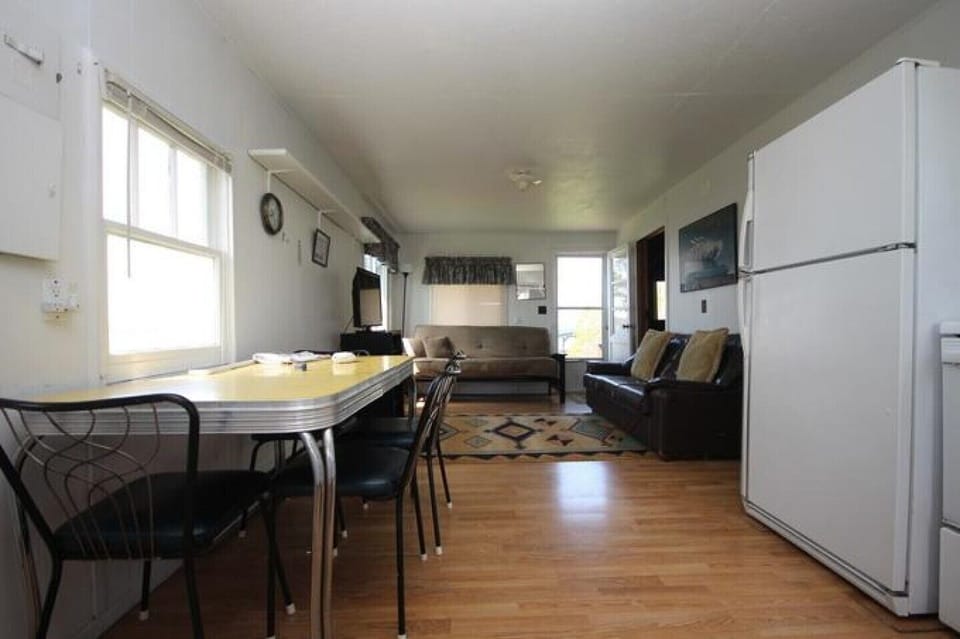 Kitchen and Common Room Area