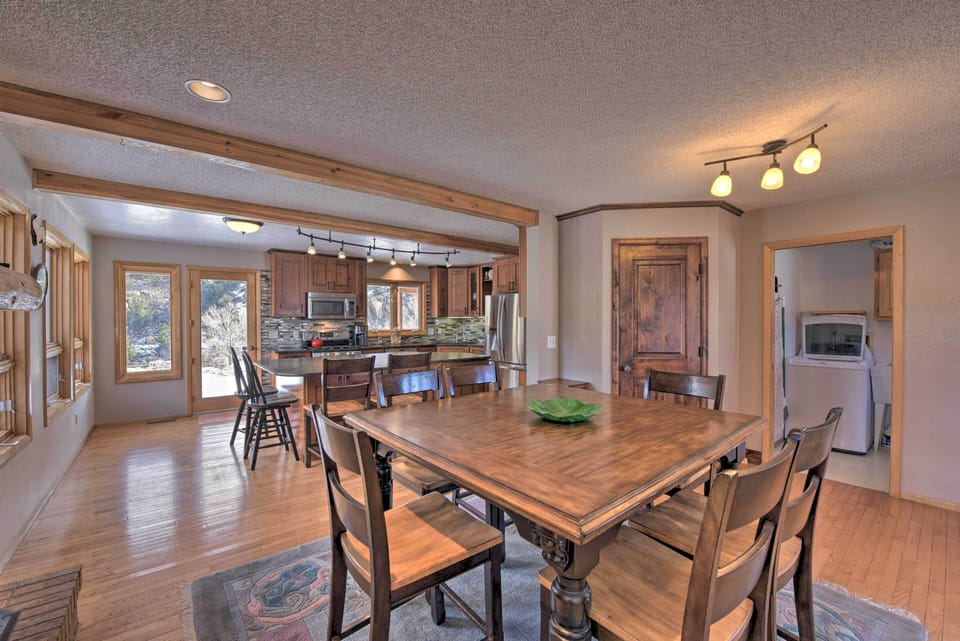 Dining Space | Dishware/Flatware