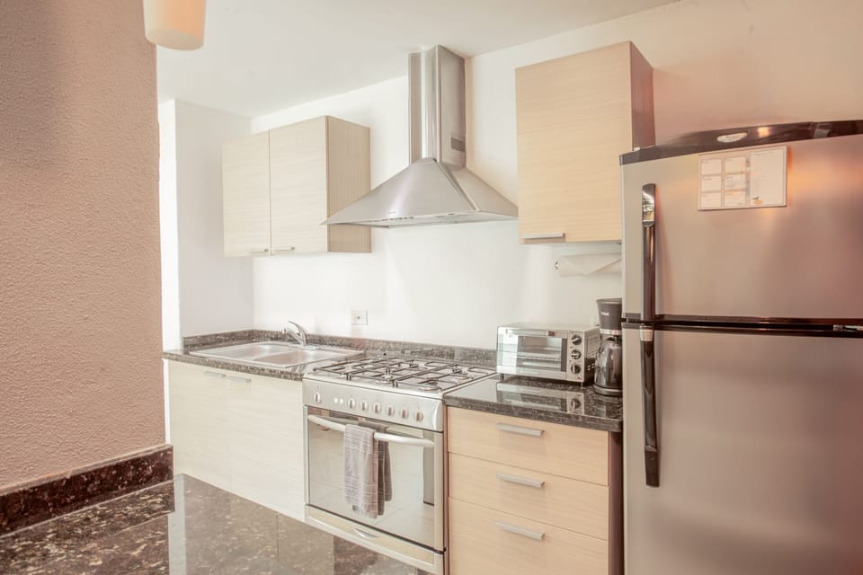 Condo - Image 8