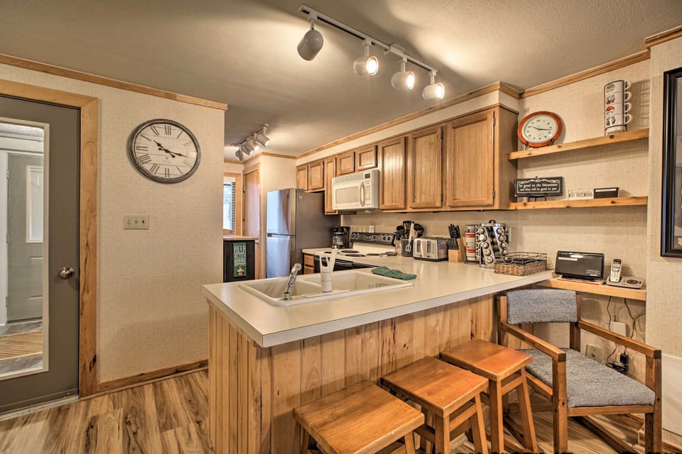 Fully equipped Kitchen | Dishware/Flatware | Coffee Maker
