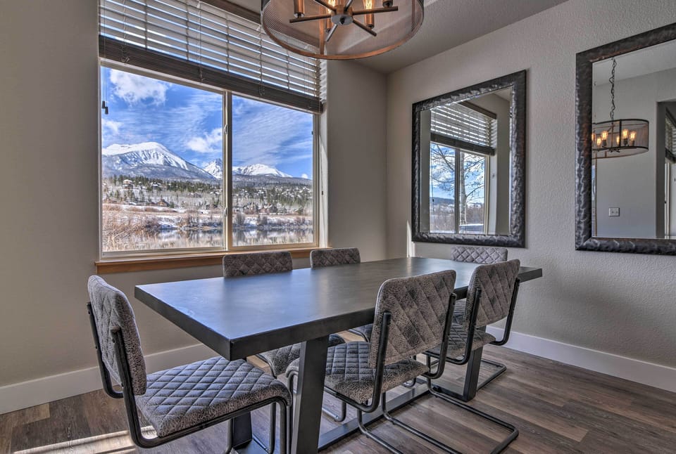 Dining Room | 1st Floor | 6-Person Dining Table