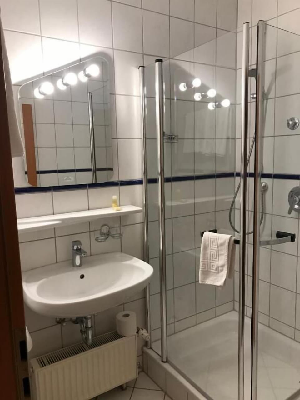 Shower, towels