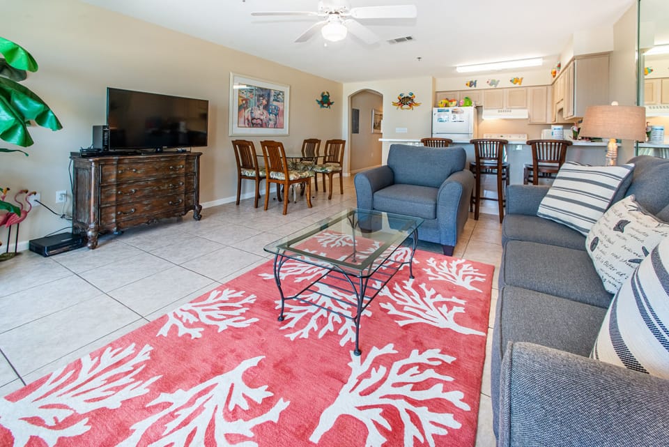 Spacious living room