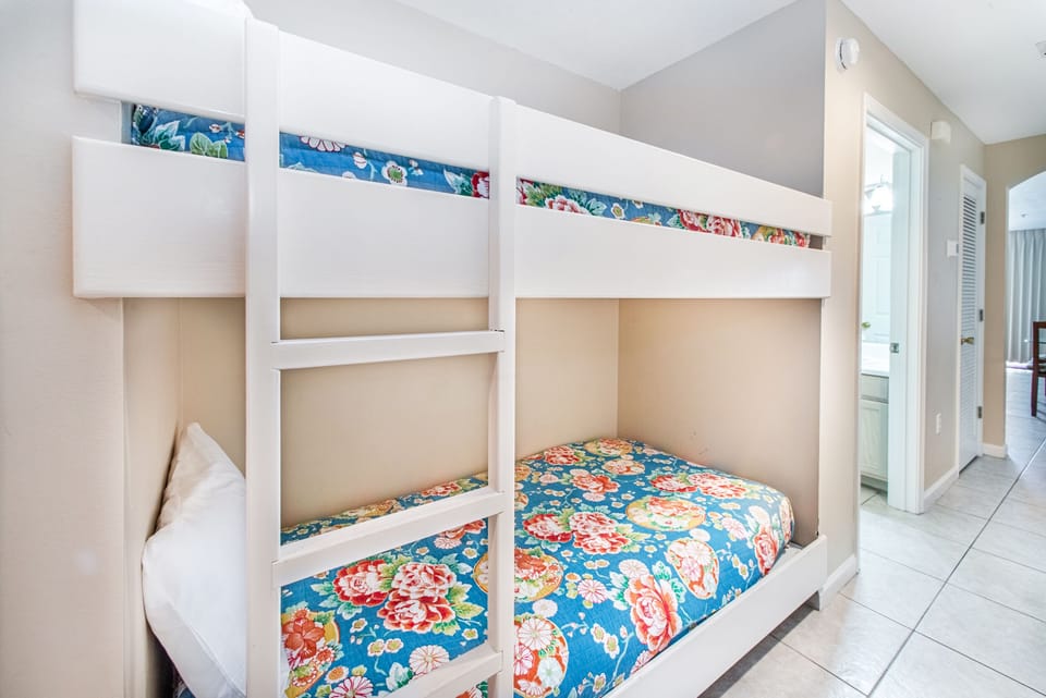 Hallway bunkbeds