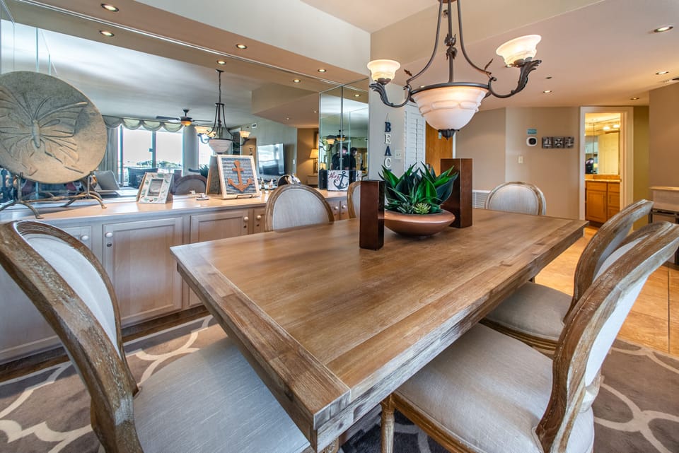 Formal Dining Table seats 6