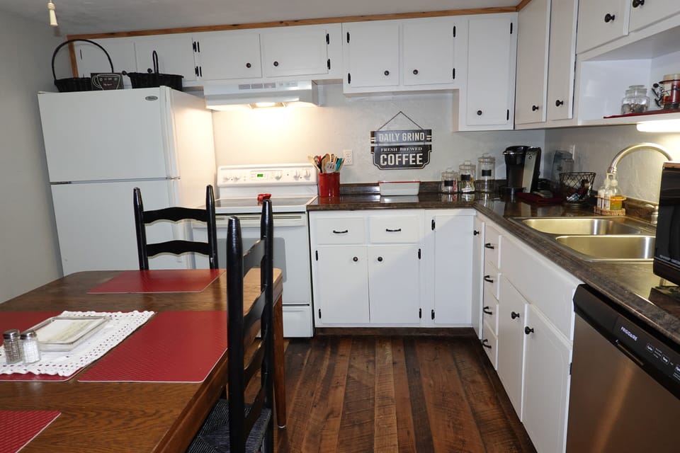 Eat in kitchen