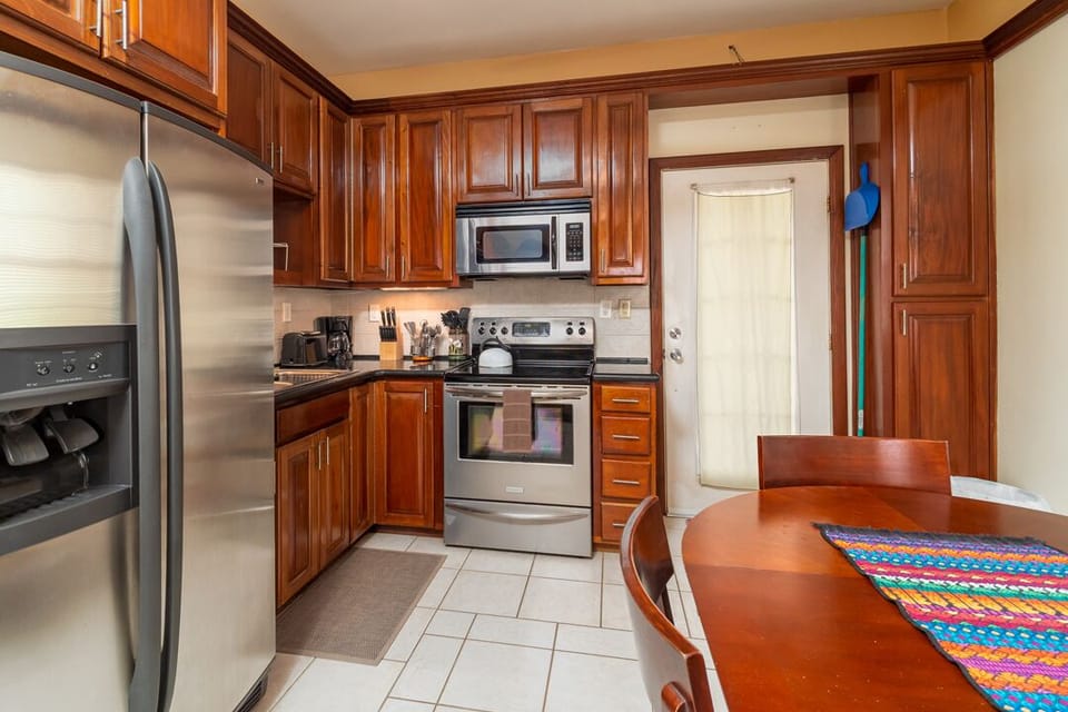 Kitchen and dining area