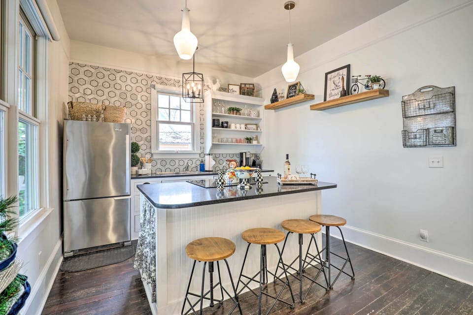 Kitchen | Dishware/Flatware
