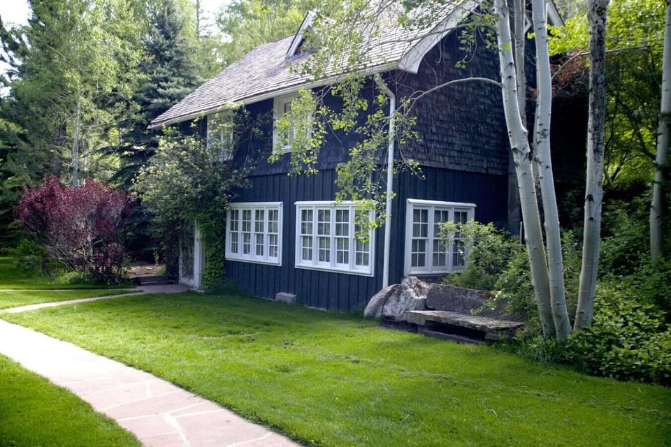 Front view of cottage