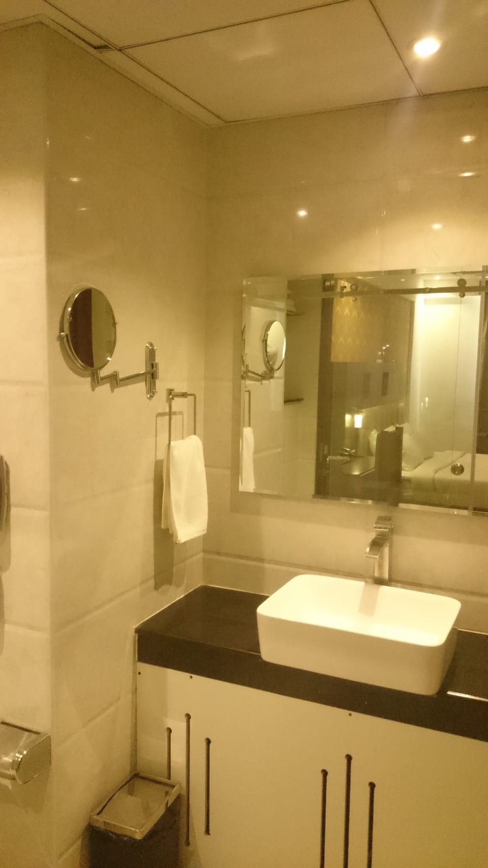 Executive Double Room, Mountain View | Bathroom | Shower, rainfall showerhead, free toiletries, bathrobes