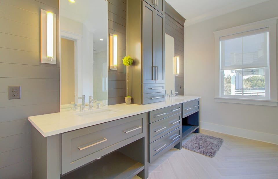 Master bathroom.