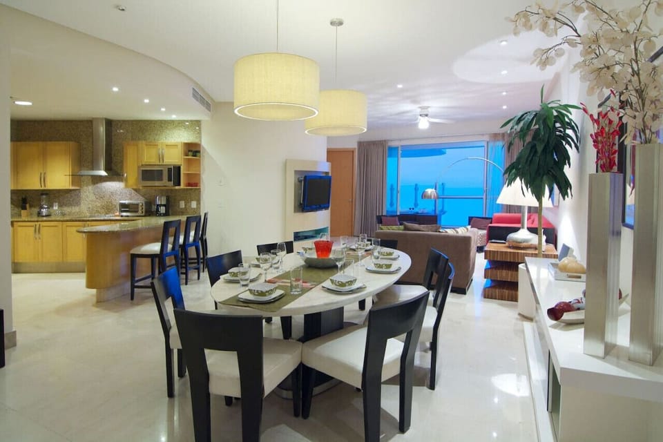Dining room / kitchen