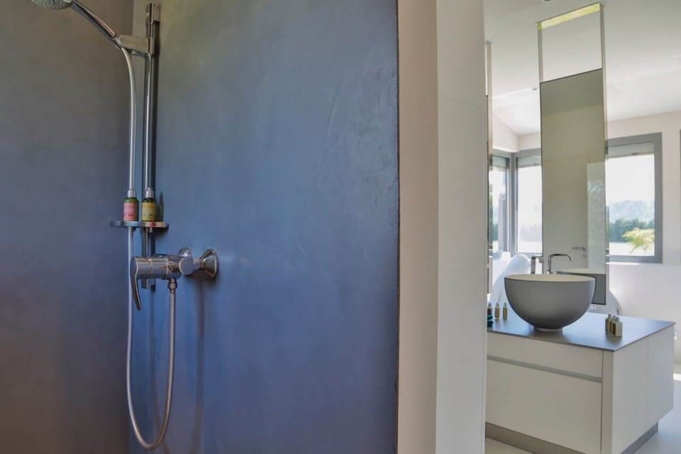 Shower room - master suite on the first floor