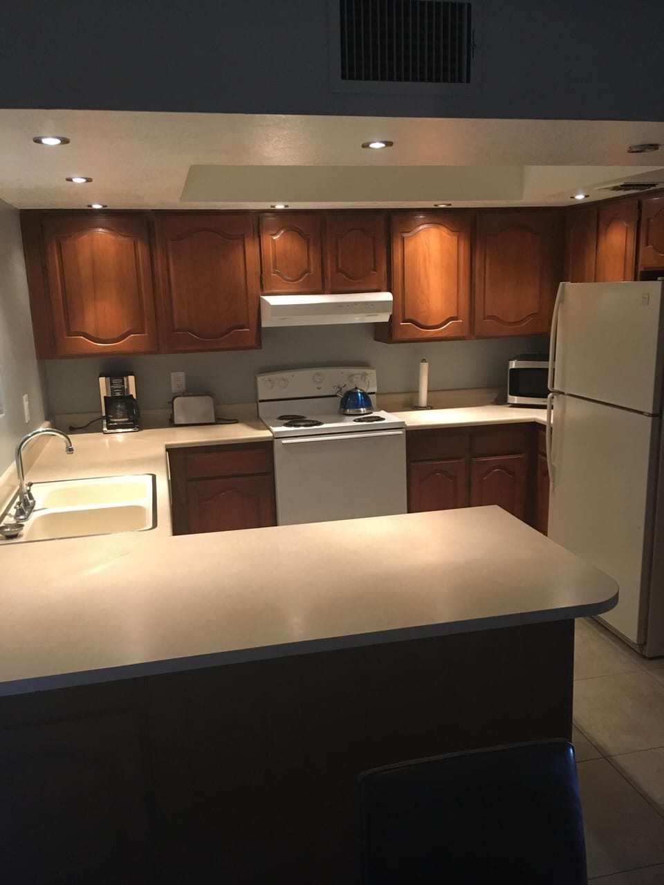 Full size kitchen.