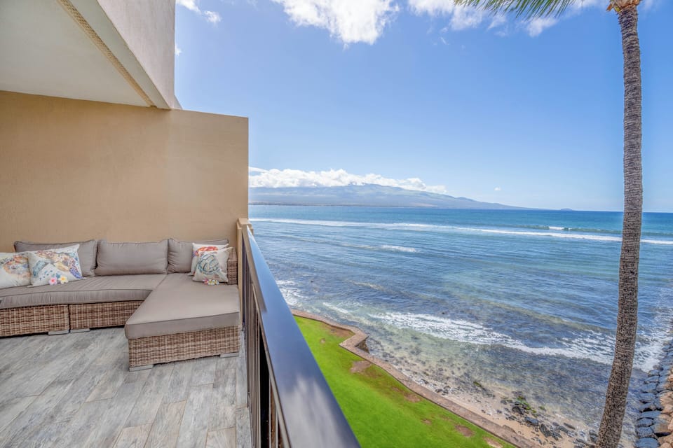 Milowai 410 outdoor lanai living space