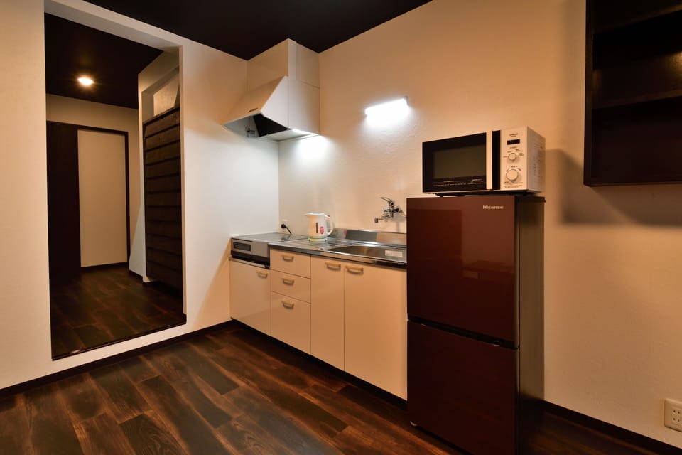Private Vacation Home | Private kitchenette | Fridge, microwave, stovetop, cookware/dishes/utensils