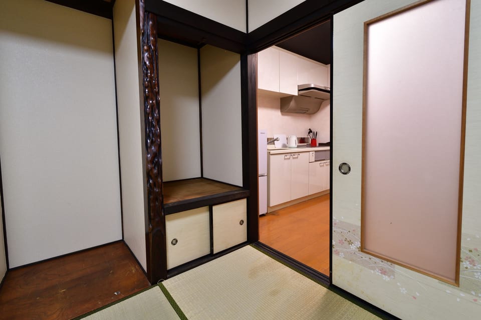 Private Vacation Home 2F | Free WiFi, bed sheets