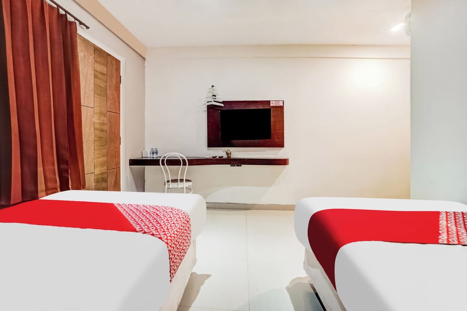 Standard Twin Room, 2 Twin Beds, Non Smoking | Desk, free WiFi, bed sheets