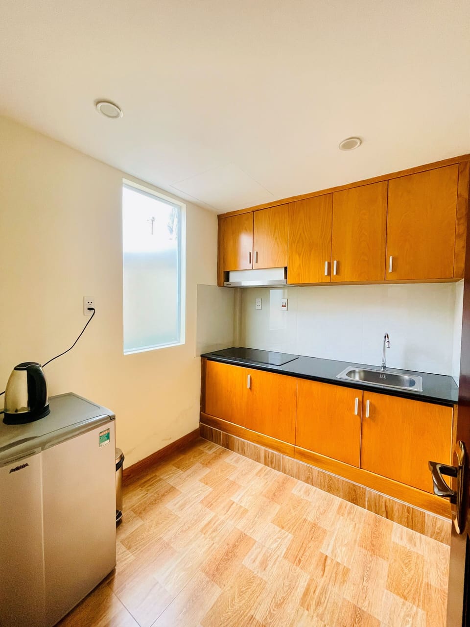 Family Apartment, Non Smoking, Kitchenette | Private kitchen | Fridge