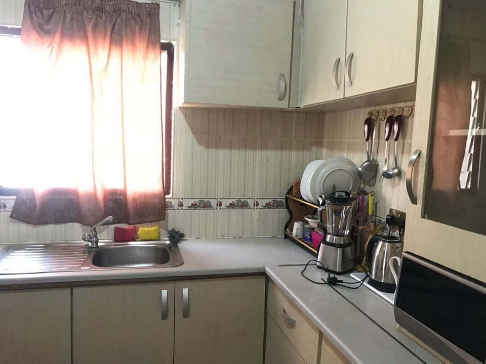 Comfort Apartment, Courtyard View | Private kitchen | Full-size fridge, microwave, oven, stovetop