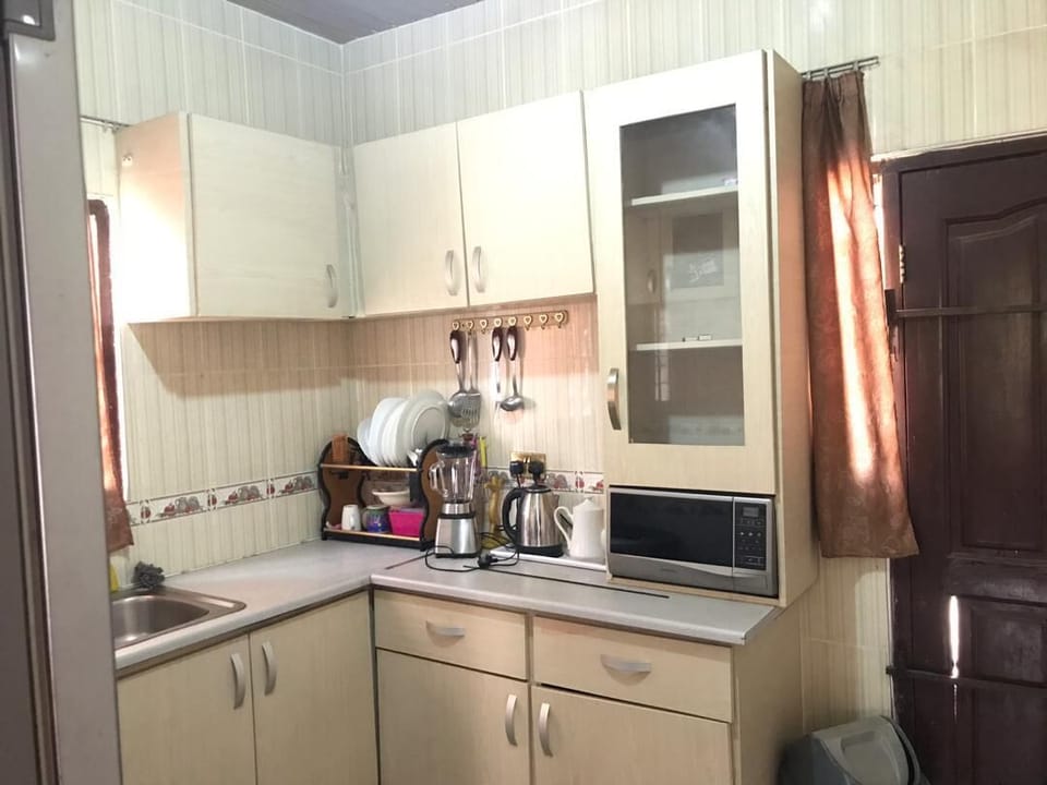 Comfort Apartment, Courtyard View | Private kitchen | Full-size fridge, microwave, oven, stovetop