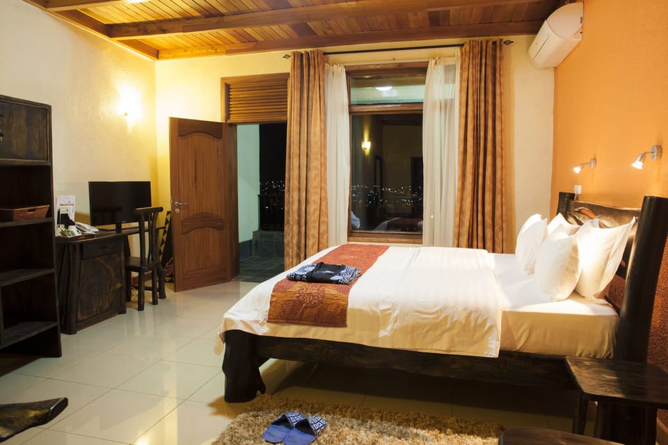 Junior Suite, Balcony | Minibar, in-room safe, desk, blackout drapes