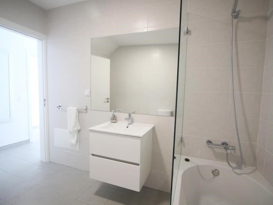 Guest House Lovely Swan Bed and Breakfast in Lagos