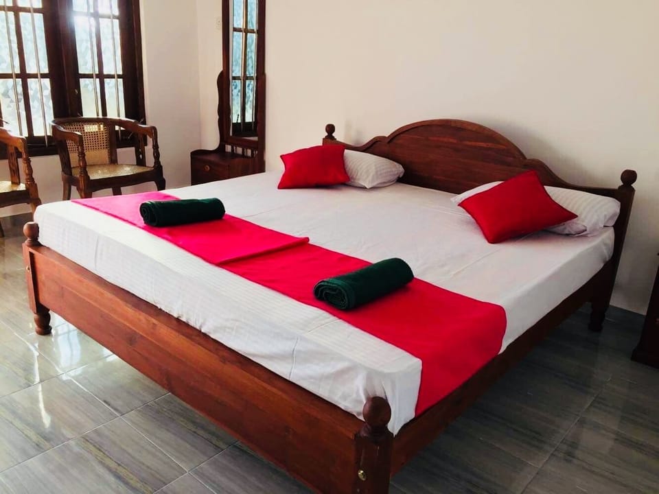 Basic Double Room, 1 King Bed, Terrace, Garden View | Premium bedding, desk