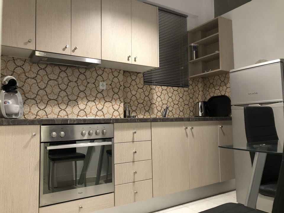 Apartment | Private kitchen | Full-size fridge, oven, stovetop, espresso maker