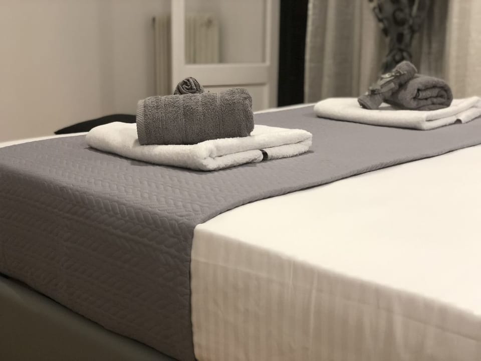 Apartment | 2 bedrooms, premium bedding, in-room safe, desk